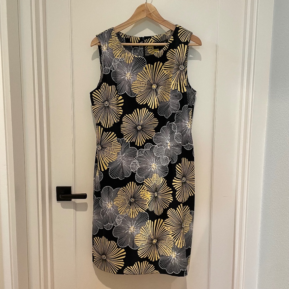 Connectioned floral dress